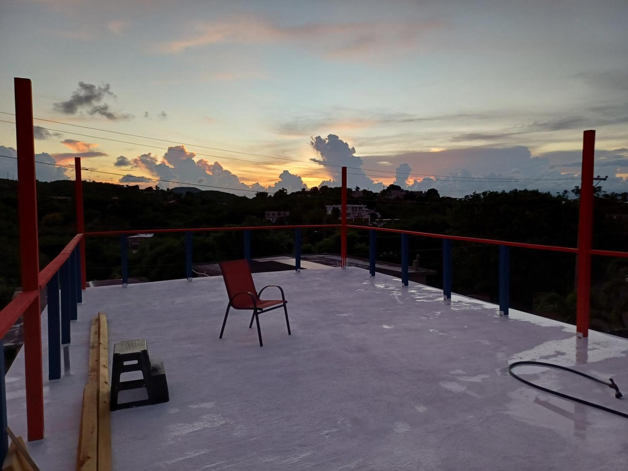 Rooster Run Glamping Camping Has Rooftop And Off The Ground Glamping Experience For 1 To 16 In A Single Tent And Views Of The Rain Forrest And To Culebra Across The Atlantic Ocean W Tents, Linens, Deluxe Air Beds, Warm Shower And More At A Great Pric ビエケス エクステリア 写真
