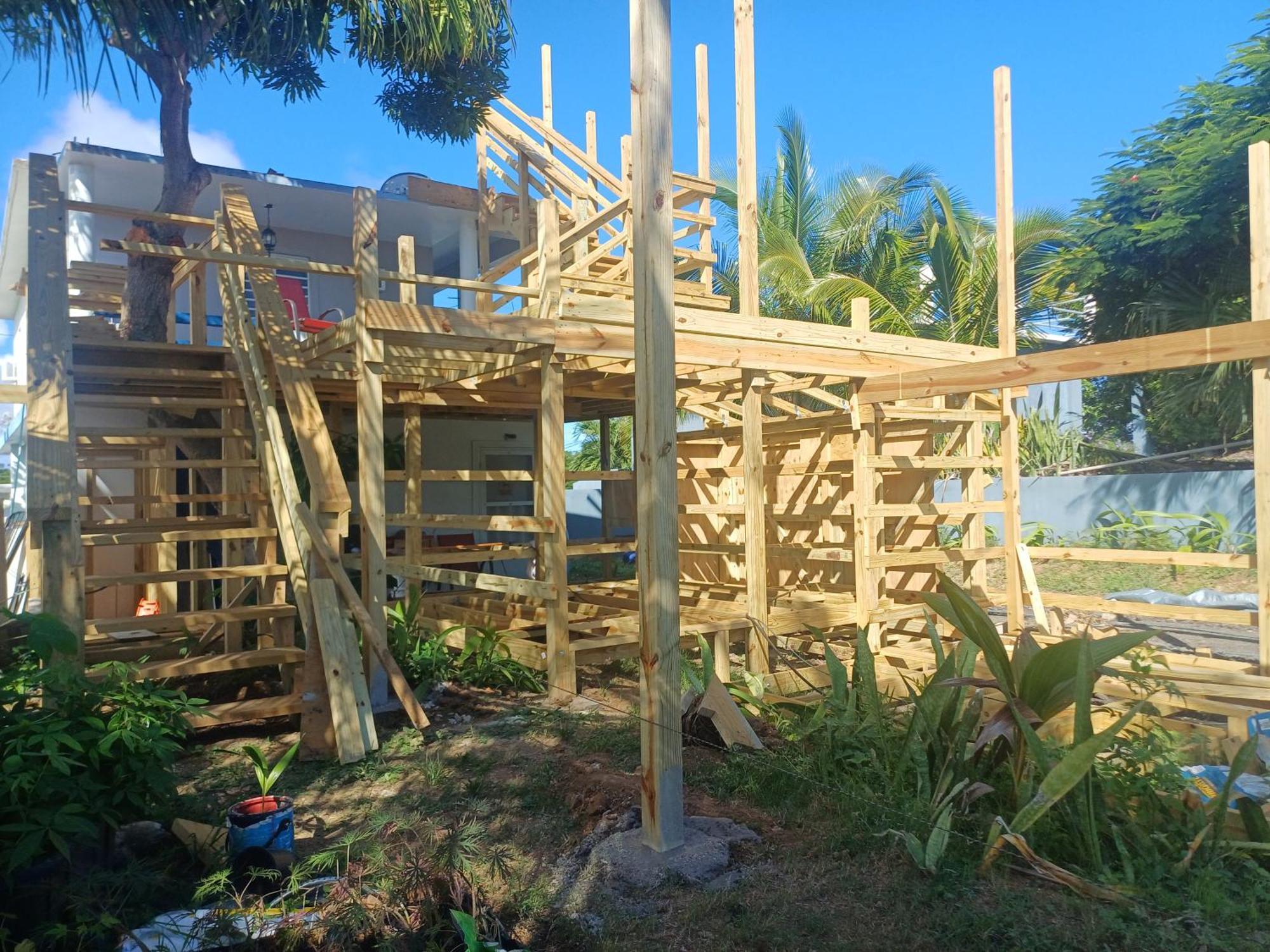 Rooster Run Glamping Camping Has Rooftop And Off The Ground Glamping Experience For 1 To 16 In A Single Tent And Views Of The Rain Forrest And To Culebra Across The Atlantic Ocean W Tents, Linens, Deluxe Air Beds, Warm Shower And More At A Great Pric ビエケス エクステリア 写真