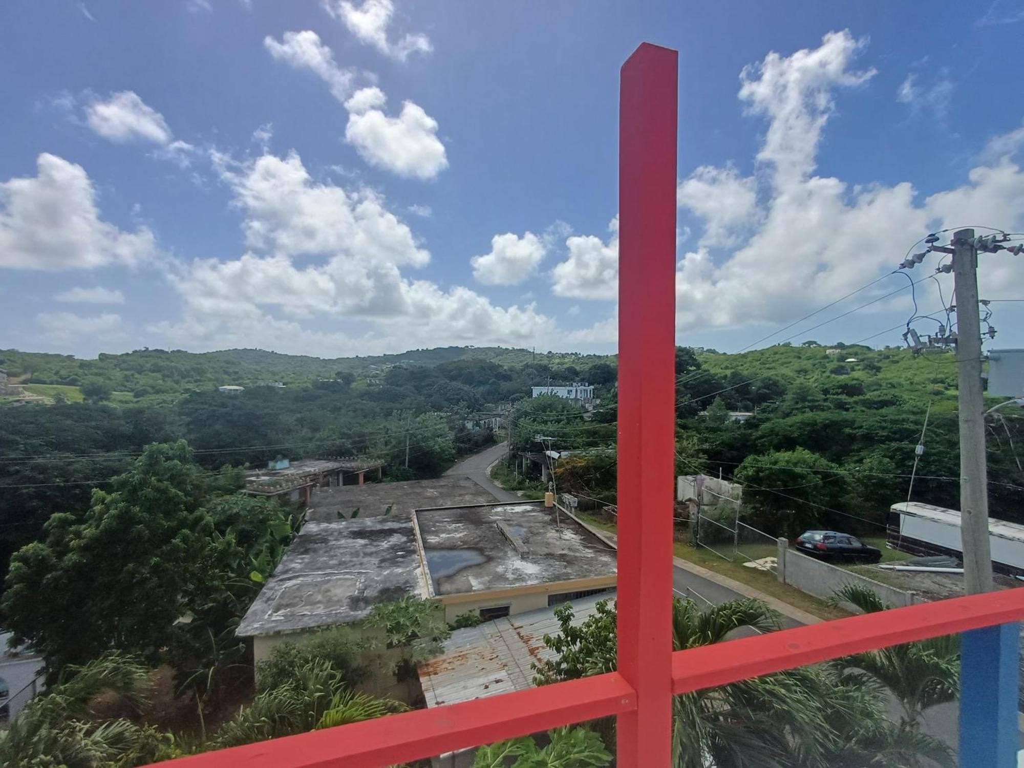 Rooster Run Glamping Camping Has Rooftop And Off The Ground Glamping Experience For 1 To 16 In A Single Tent And Views Of The Rain Forrest And To Culebra Across The Atlantic Ocean W Tents, Linens, Deluxe Air Beds, Warm Shower And More At A Great Pric ビエケス エクステリア 写真