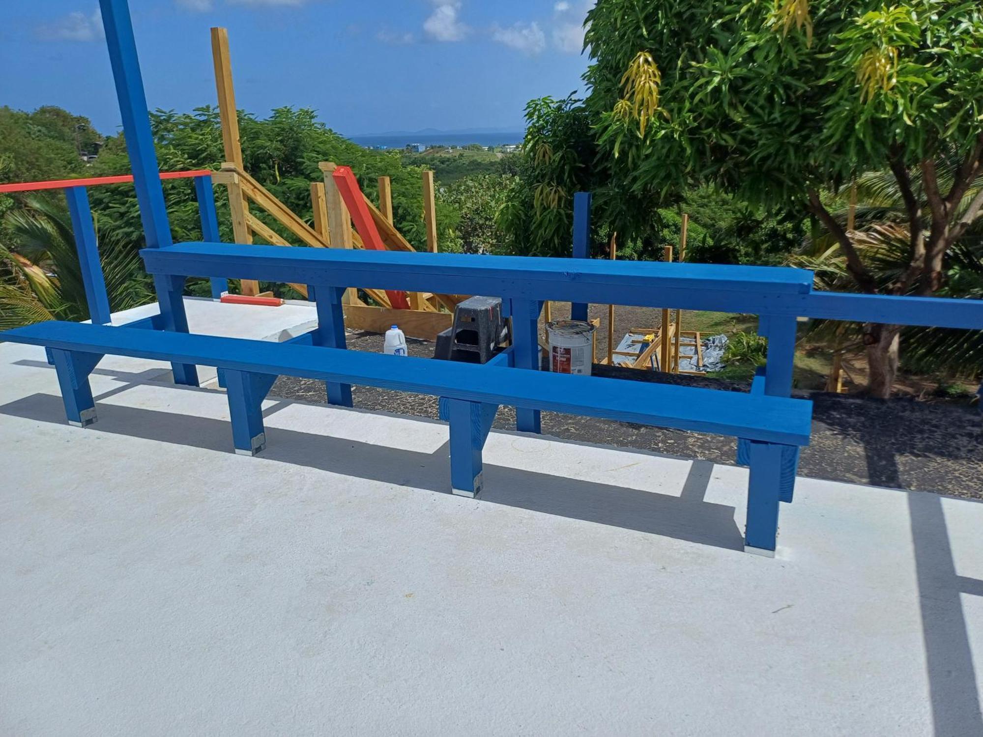 Rooster Run Glamping Camping Has Rooftop And Off The Ground Glamping Experience For 1 To 16 In A Single Tent And Views Of The Rain Forrest And To Culebra Across The Atlantic Ocean W Tents, Linens, Deluxe Air Beds, Warm Shower And More At A Great Pric ビエケス エクステリア 写真
