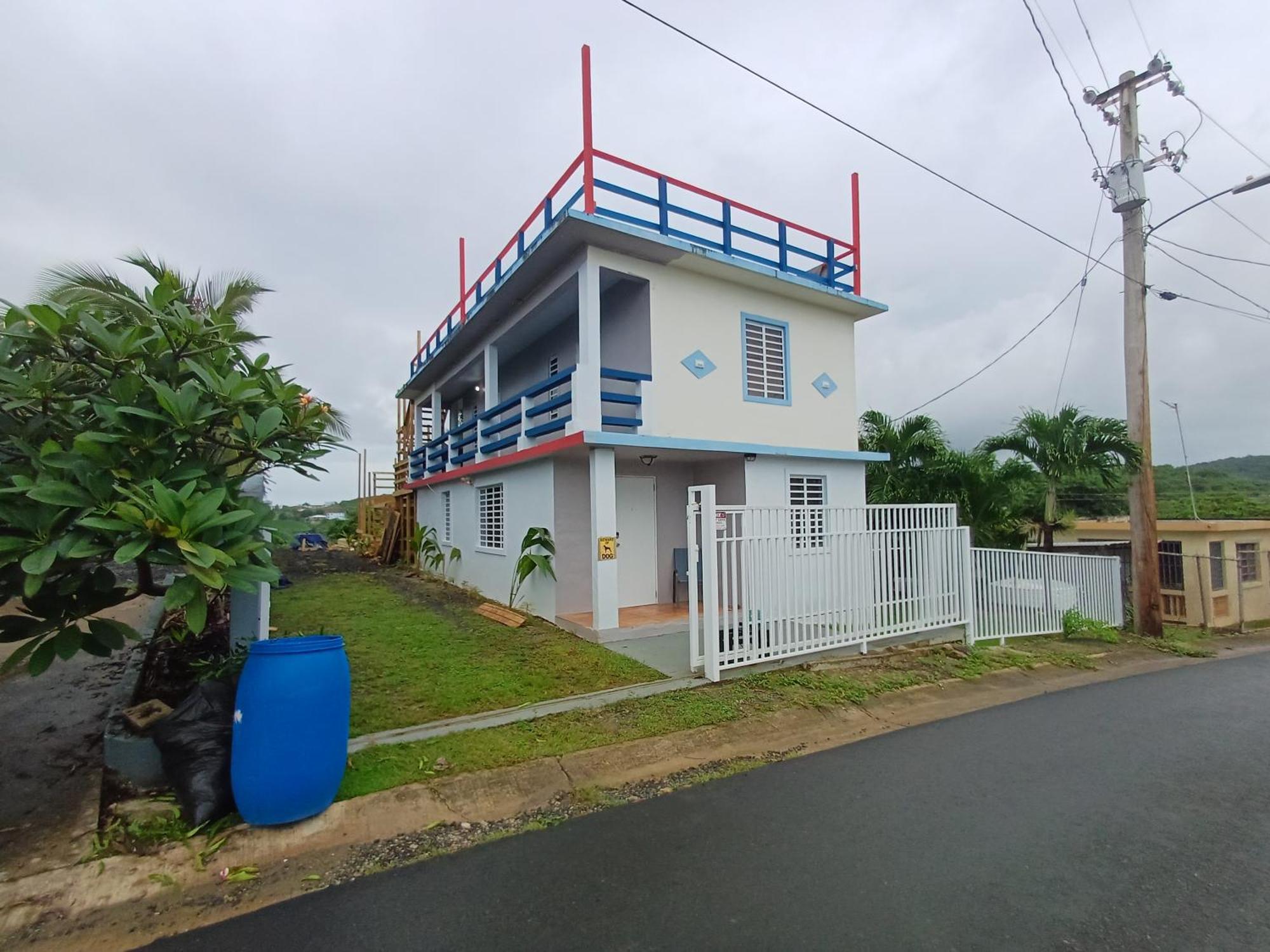 Rooster Run Glamping Camping Has Rooftop And Off The Ground Glamping Experience For 1 To 16 In A Single Tent And Views Of The Rain Forrest And To Culebra Across The Atlantic Ocean W Tents, Linens, Deluxe Air Beds, Warm Shower And More At A Great Pric ビエケス エクステリア 写真